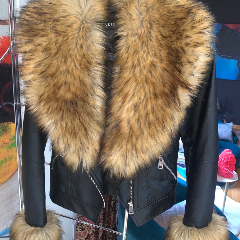 Outerwear - Picture 3 of 5